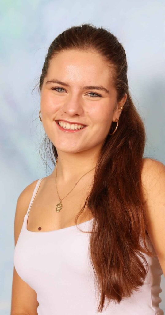 Photo de Marie-Lou Variot Erny, étudiante en DEUST webmaster et métier de l'internet.